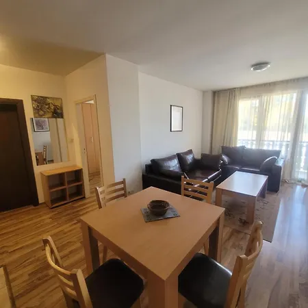 아파트 Ramada2 Alexander Services 반스코