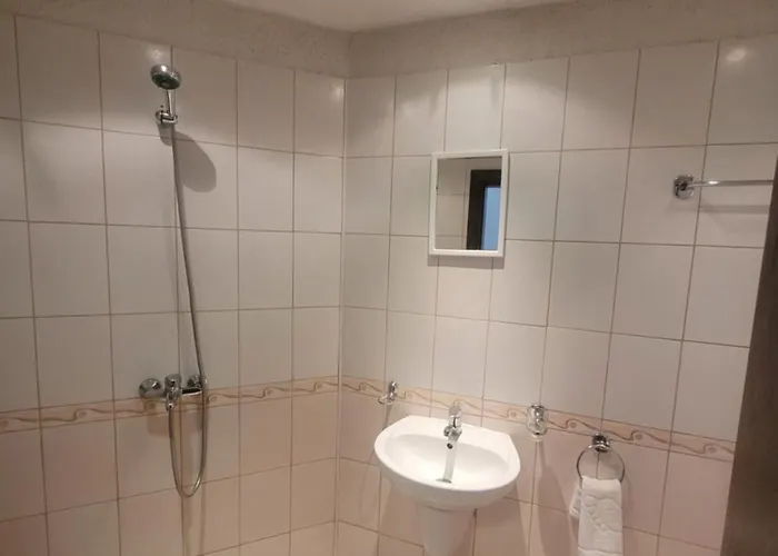 Ramada2 Alexander Services 반스코